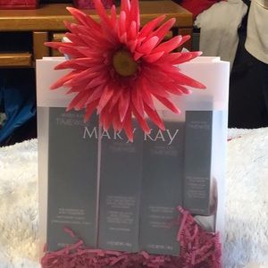 Mary Kay gift set. Brand new. Value $110